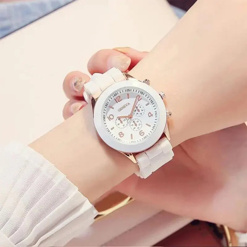 Women Quartz Watch in Silicon Strip in (4 Pcs Set, 2pcs Watch, & 2 pcs Bracelet) Watches Luxury Set