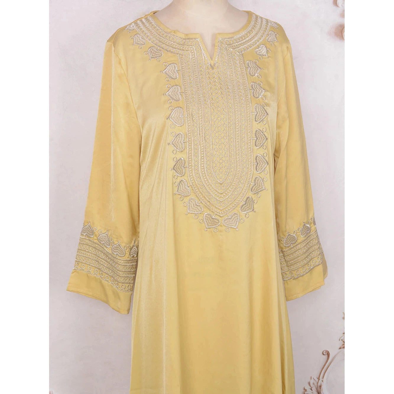 Maxi Dress with Delicate Lace Loose Fitting Modest Arabic Women's Casual Robe Long Sleeves