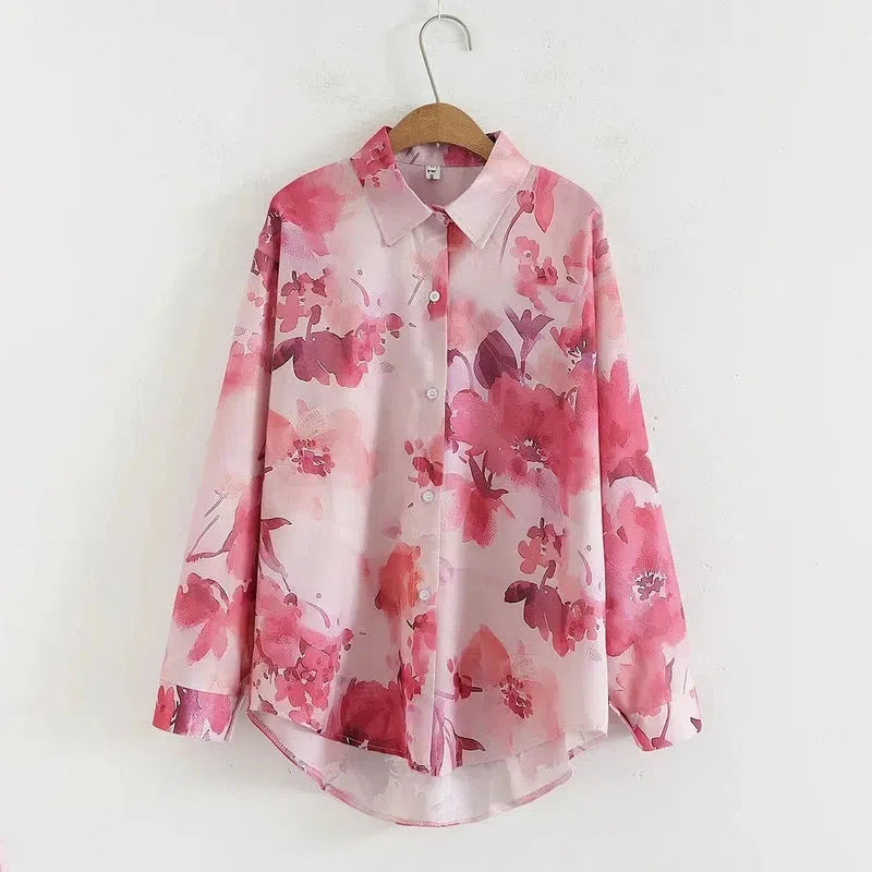 Floral print blouse with turn-down collar and full sleeves, perfect for summer streetwear fashion.